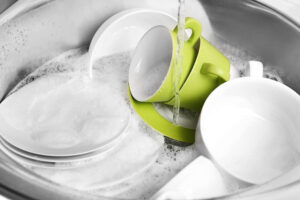 5 Manfaat Sabun Cuci Piring yang Jarang Diketahui